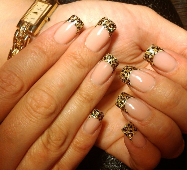 тигровый дизайн на ногтях